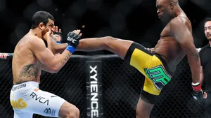 Vitor Belfort Versus Anderson Silva At Ufc 126 Wallpaper