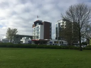 Vlaardingen Modern Building Park View Wallpaper