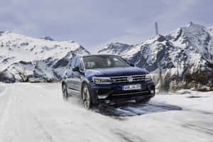 Volkswagen Tiguan Winter Drive Wallpaper