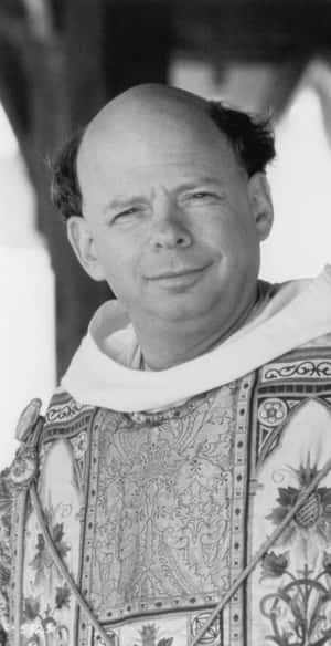 Wallace Shawn Posing During A Photoshoot Wallpaper