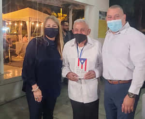 Wanda Vázquez Garced In Black Wallpaper