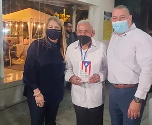 Wanda Vázquez Garced In Black Wallpaper