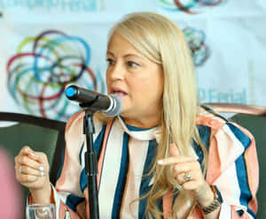 Wanda Vázquez Garced In Stripes Wallpaper