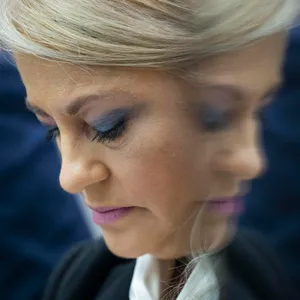 Wanda Vázquez Garced Mirrored Wallpaper