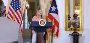 Wanda Vázquez Garced Wearing Eyeglasses Wallpaper