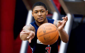 Washington Wizards Bradley Beal Ball Pass Wallpaper