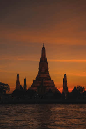 Wat Arun Taken At Sunset Wallpaper