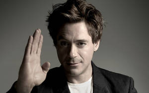 Waving Hand Robert Downey Jr. Wallpaper