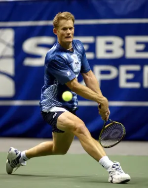 Wayne Ferreira Going After Ball Wallpaper