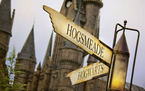 Welcome To Hogwarts And Hogsmeade Wallpaper