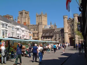 Wells Cathedral Marketplace Bustle Wallpaper