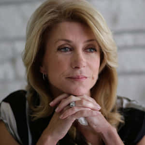 Wendy Davis Looking Thoughtful Wallpaper