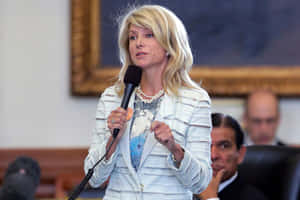 Wendy Davis Passionately Delivering A Speech At The Texas Senate Wallpaper