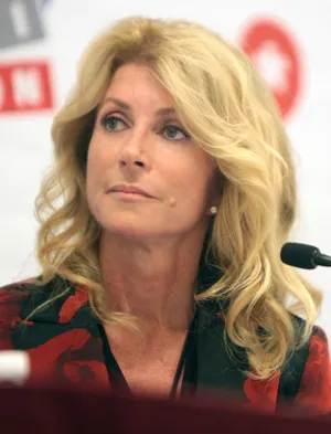 Wendy Davis Wearing Floral Suit Wallpaper