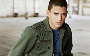 Wentworth Miller As Michael Scofield In Prison Break Wallpaper