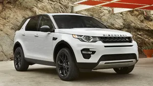 White Discovery Land Rover Iphone Wallpaper