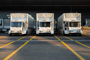 White Rv Trailer Trucks Wallpaper