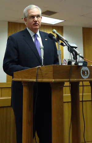 Whole Body Jay Nixon Speech Wallpaper