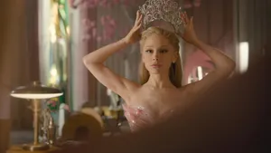 Wicked Glinda Crown Moment Wallpaper