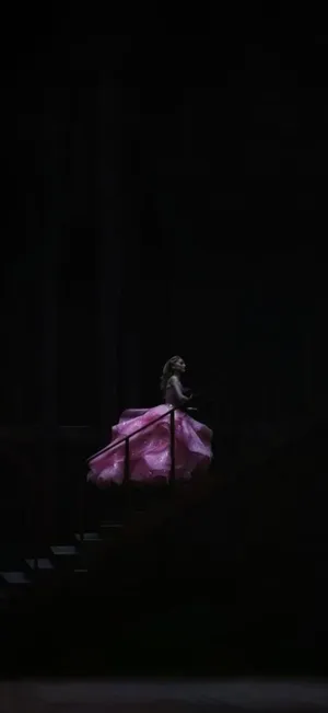 Wicked Iphone Dramatic Moment Wallpaper