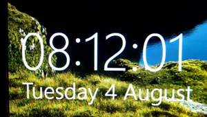 Windows Lock Screen Clock And Calendar Wallpaper