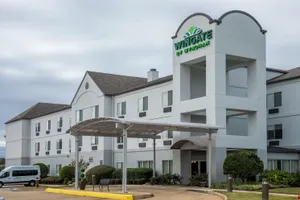 Wingate Hotel Exterior Shreveport Wallpaper