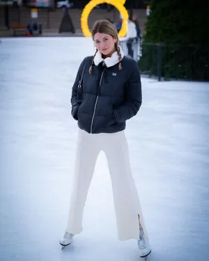 Winter Ice Skating Fashion Wallpaper