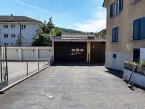 Winterthur Garagewith Graffiti Art Wallpaper