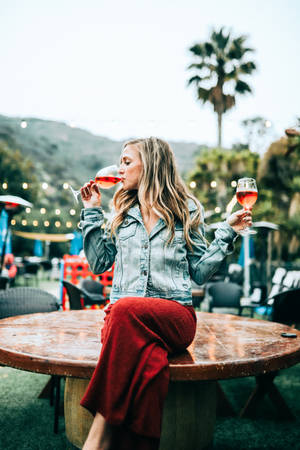 Woman Drinking Wine Wallpaper