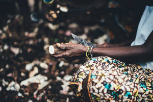 Woodcarving In Sierra Leone Wallpaper