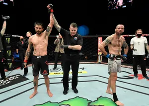 World Ufc Championship Carlos Condit Wallpaper