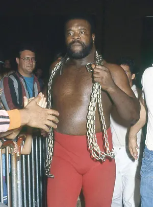 Wrestlerwith Chain Wallpaper