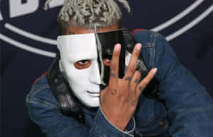 Xxxtentacion Pfp White And Black Mask Wallpaper