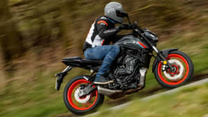 Yamaha Mt 07 Riding Action Wallpaper
