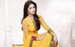 Yami Gautam Pretty Yellow Wallpaper