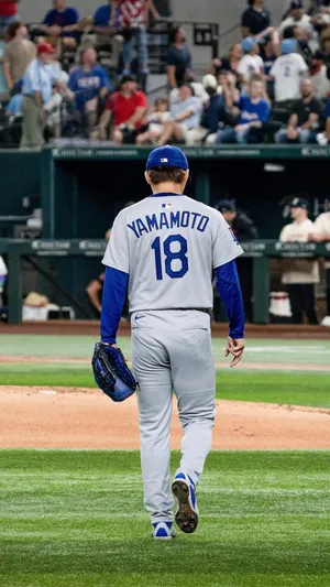 Yoshinobu Yamamoto On Mound Wallpaper