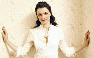 Young And Classy Rachel Weisz Wallpaper