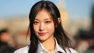 Young Woman Sunlit Portrait Wallpaper