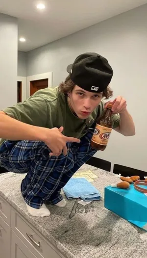 Youthwith Soda Kitchen Counter Pose Wallpaper