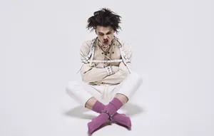 Yungblud Shines As A Rising English Music Star Wallpaper