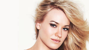 Yvonne Strahovski Windswept Hair Wallpaper