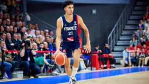 Zaccharie Risacher Basketball Action Wallpaper