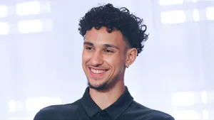 Zaccharie Risacher Profile Wallpaper