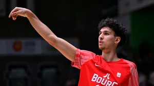 Zaccharie Risacher Shooting Form Wallpaper