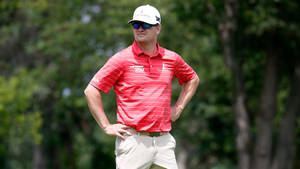 Zach Johnson Red Shirt Wallpaper