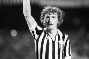 Zbigniew Boniek Juventus Vertical Stripe Kit Wallpaper