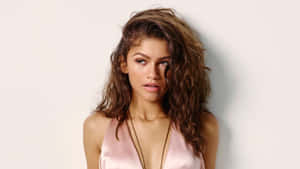 Zendaya Curly Hair Hd Wallpaper